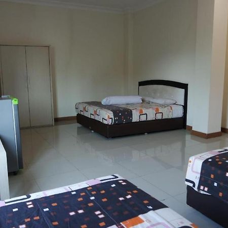 סוראבאיה Hotel Sulawesi Gorontalo מראה חיצוני תמונה